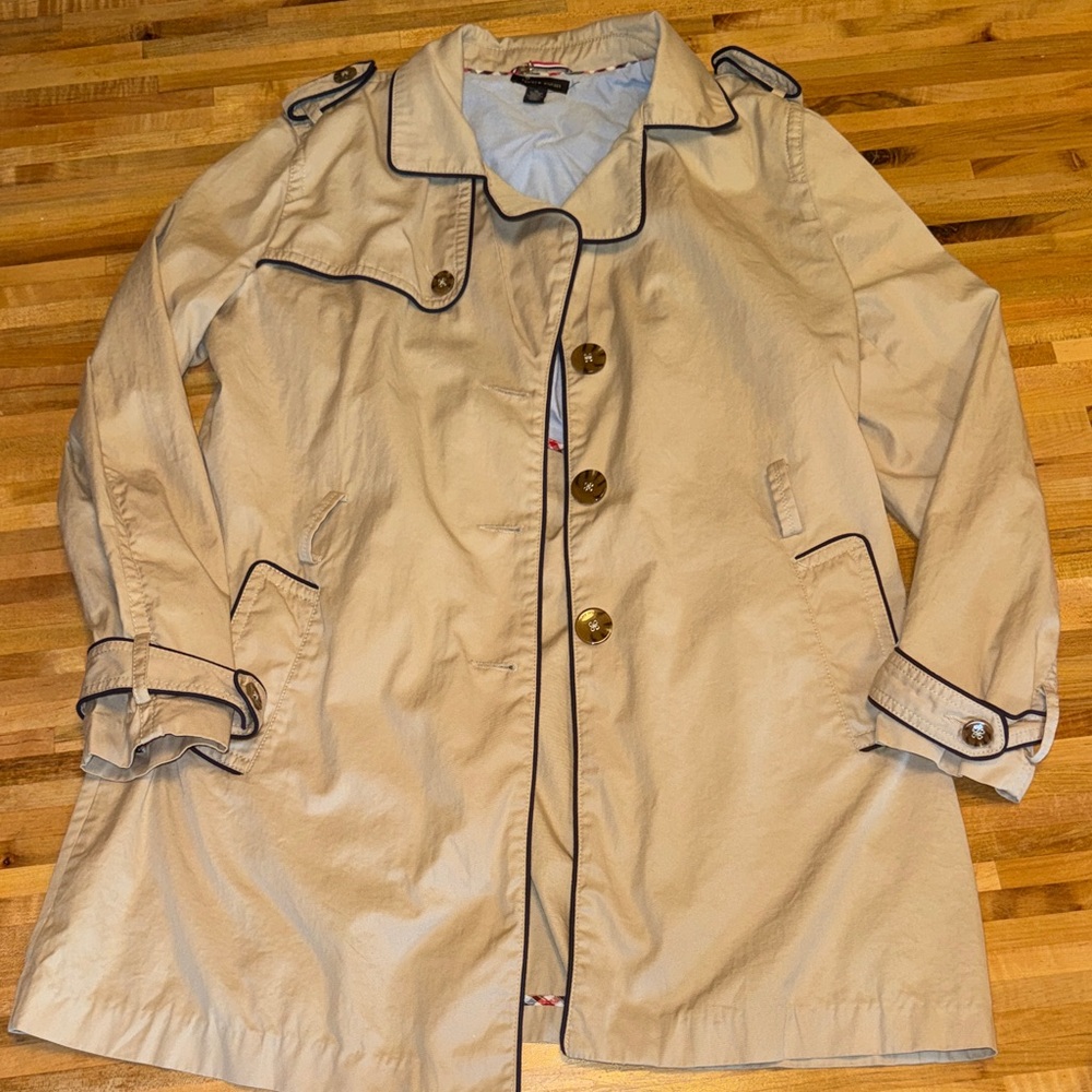 Tommy Hilfiger Beige Trench Coat with Contrast Piping